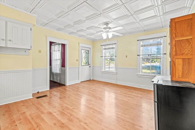 12 South Mast Street, Goffstown, NH 03045