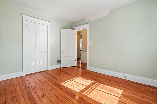 12 South Mast Street, Goffstown, NH 03045