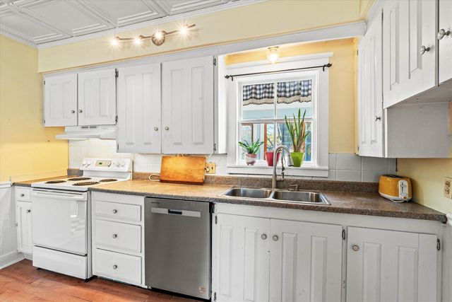 12 South Mast Street, Goffstown, NH 03045