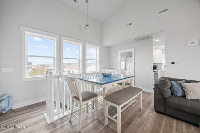 8020 8th Street, Surf City, NC 28445