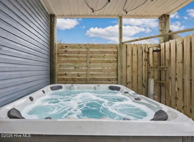 8020 8th Street, Surf City, NC 28445