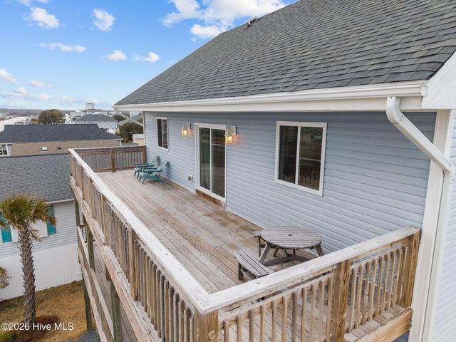 8020 8th Street, Surf City, NC 28445