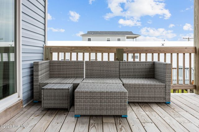 8020 8th Street, Surf City, NC 28445