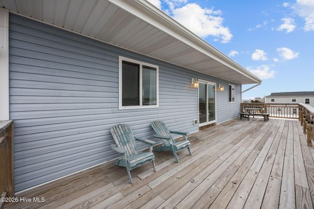 8020 8th Street, Surf City, NC 28445