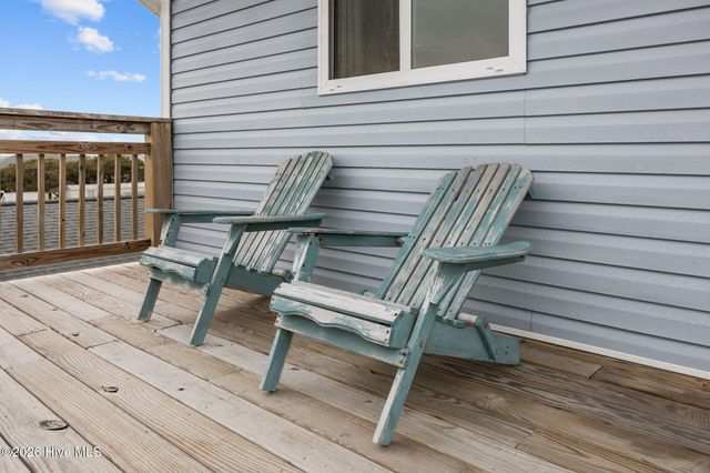 8020 8th Street, Surf City, NC 28445