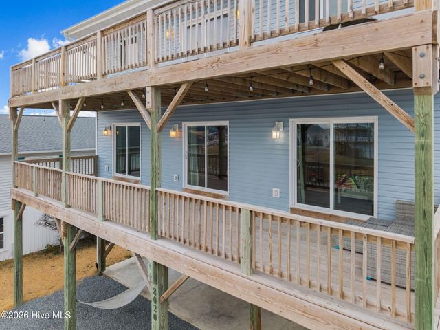 8020 8th Street, Surf City, NC 28445