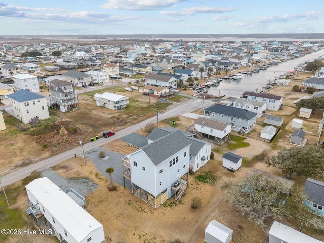 8020 8th Street, Surf City, NC 28445
