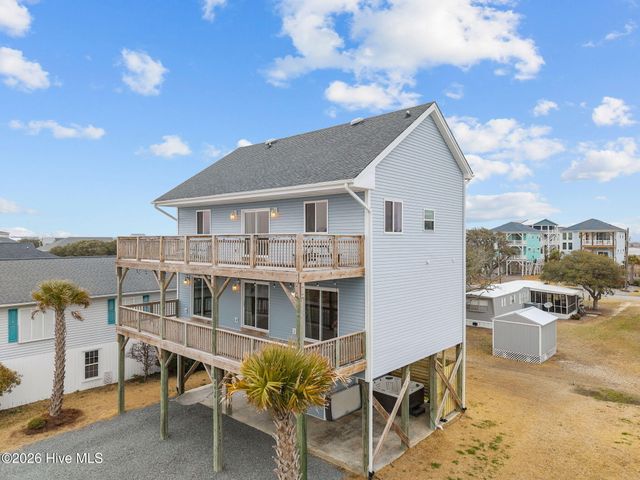8020 8th Street, Surf City, NC 28445
