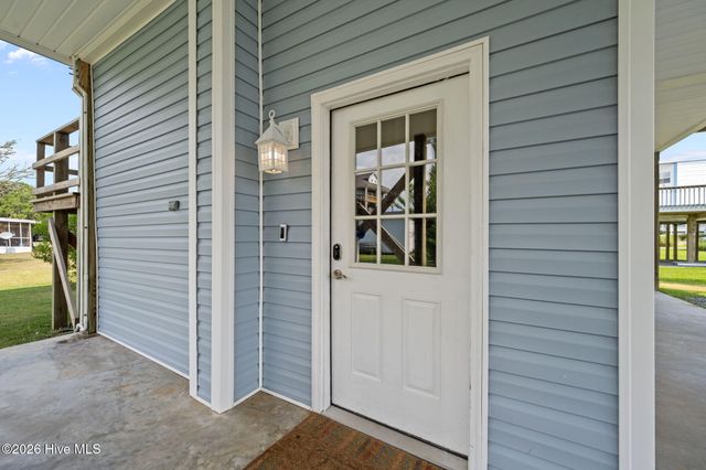 8020 8th Street, Surf City, NC 28445