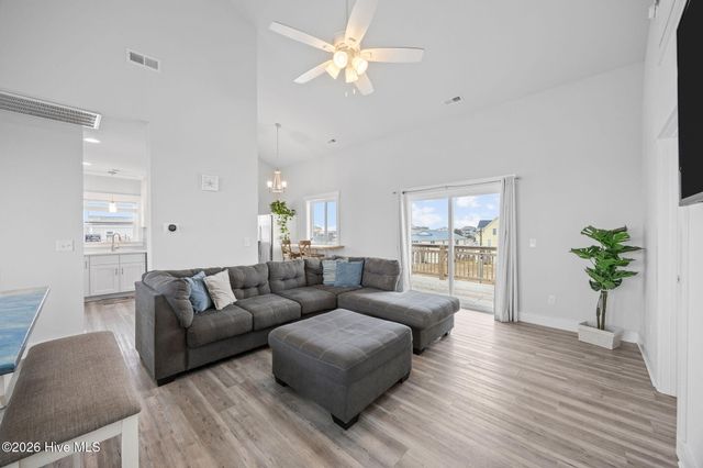 8020 8th Street, Surf City, NC 28445