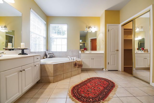 2412 Arbor DR, Round Rock, TX 78681