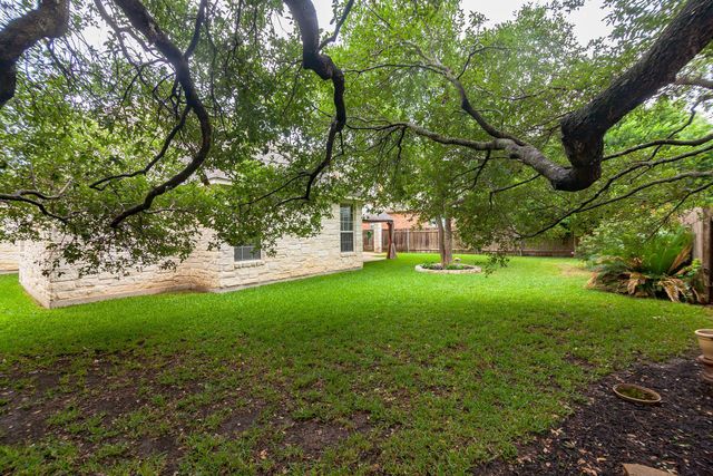 2412 Arbor DR, Round Rock, TX 78681