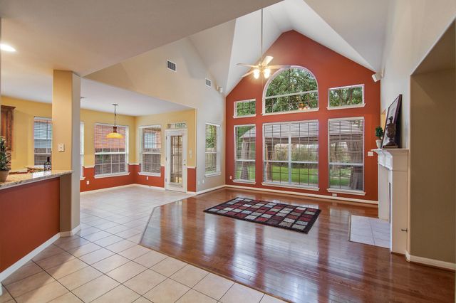 2412 Arbor DR, Round Rock, TX 78681