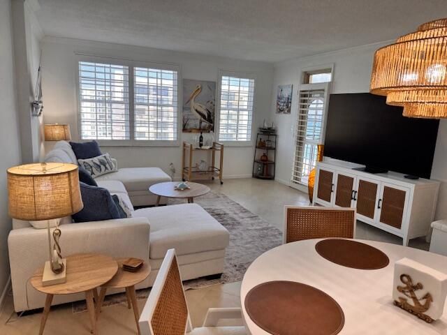 3475 S Ocean Boulevard 6110, Palm Beach, FL 33480