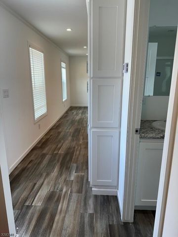 490 Kenbury Rd, Branchburg Twp., NJ 08876