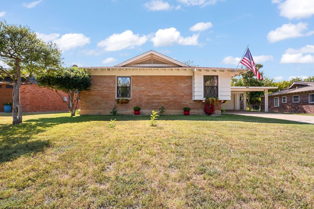 3520 Guadalupe Road, Fort Worth, TX 76116