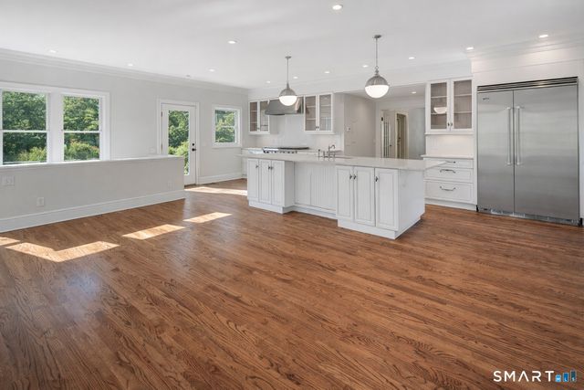 10 Woodhill Road, Wilton, CT 06897