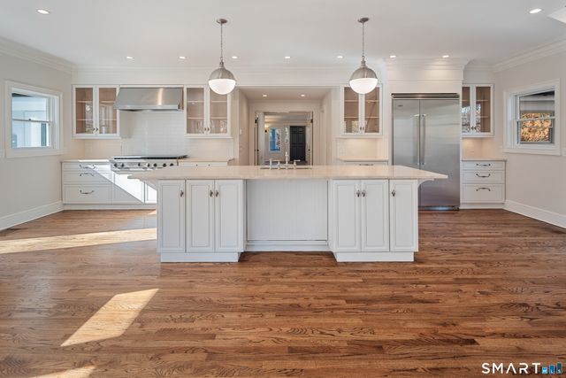 10 Woodhill Road, Wilton, CT 06897