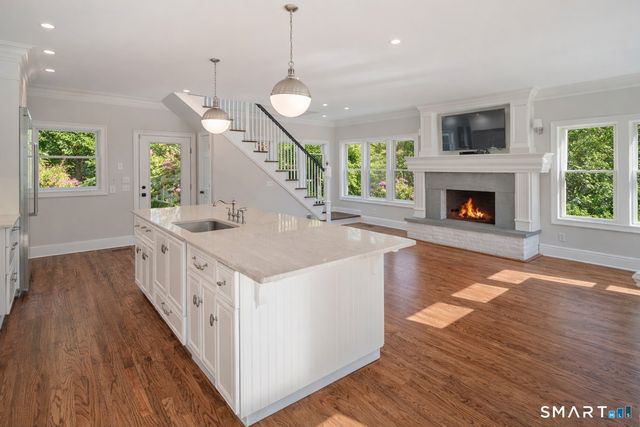 10 Woodhill Road, Wilton, CT 06897