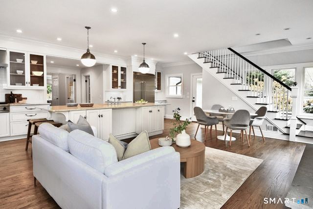 10 Woodhill Road, Wilton, CT 06897