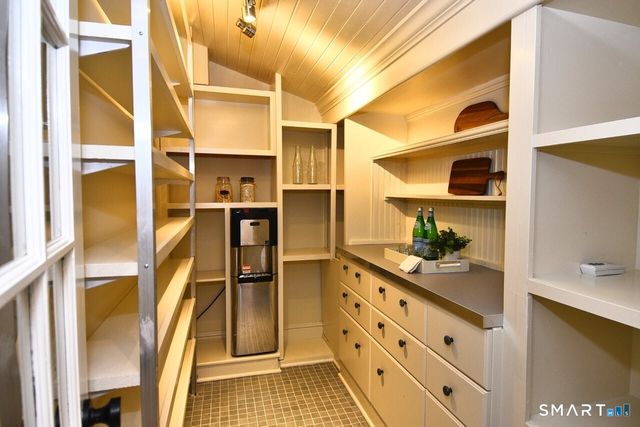 10 Woodhill Road, Wilton, CT 06897