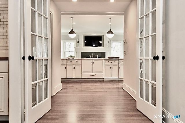 10 Woodhill Road, Wilton, CT 06897