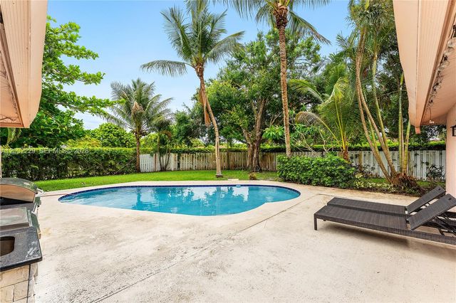1586 Old Cypress Trl 1, Wellington, FL 33414