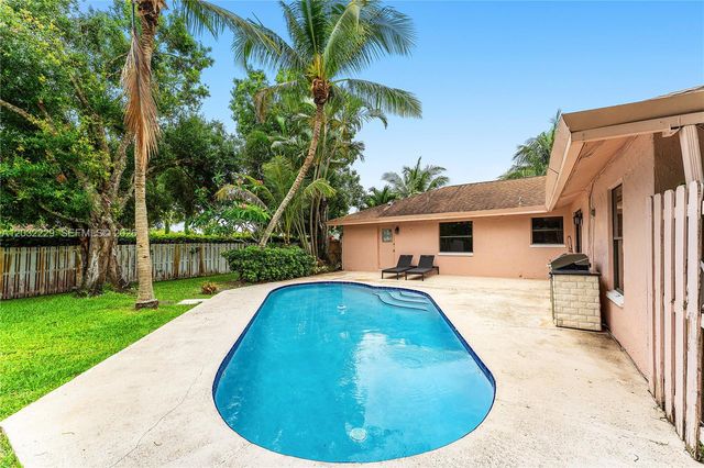 1586 Old Cypress Trl 1, Wellington, FL 33414