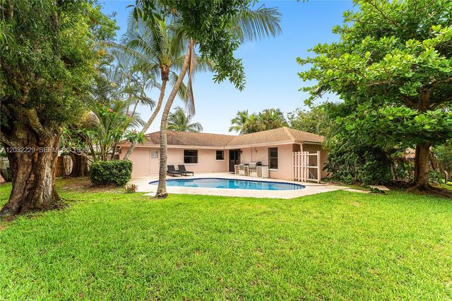 1586 Old Cypress Trl 1, Wellington, FL 33414