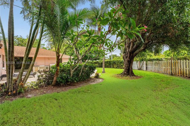 1586 Old Cypress Trl 1, Wellington, FL 33414