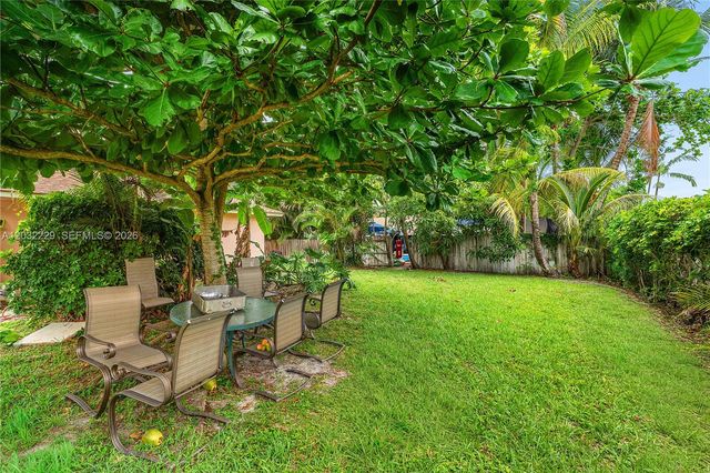 1586 Old Cypress Trl 1, Wellington, FL 33414