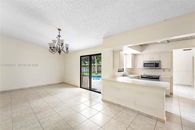 1586 Old Cypress Trl 1, Wellington, FL 33414