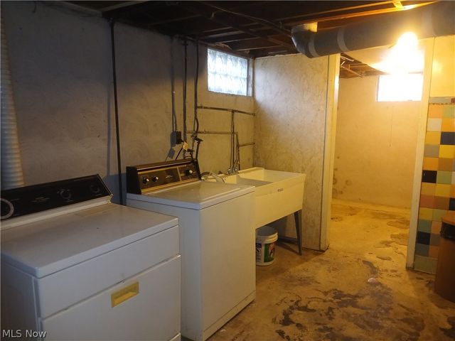 1010 Burlington Street, Youngstown, OH 44510