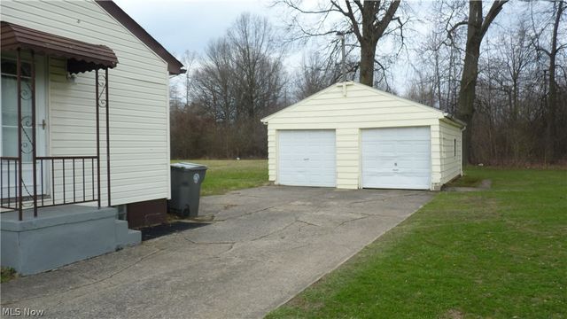 1010 Burlington Street, Youngstown, OH 44510