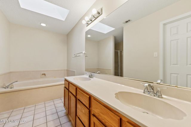 552 Hanauma Court, Diamondhead, MS 39525