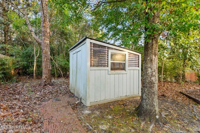 552 Hanauma Court, Diamondhead, MS 39525