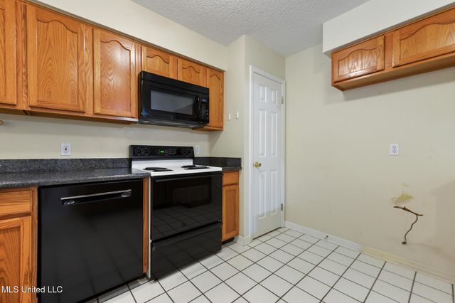 552 Hanauma Court, Diamondhead, MS 39525