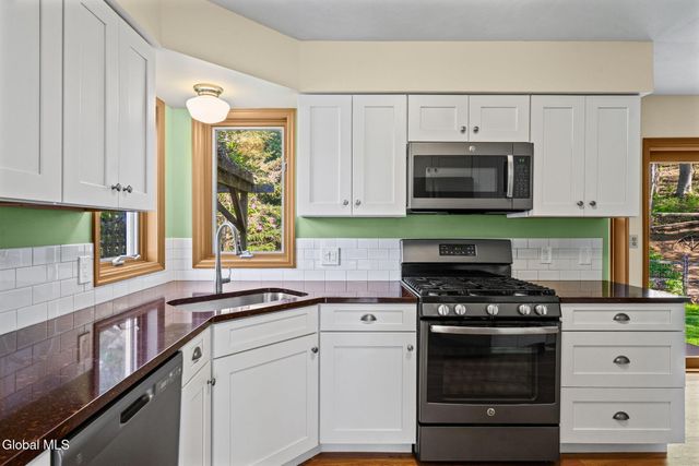 107 Fox Run Drive, Guilderland, NY 12303
