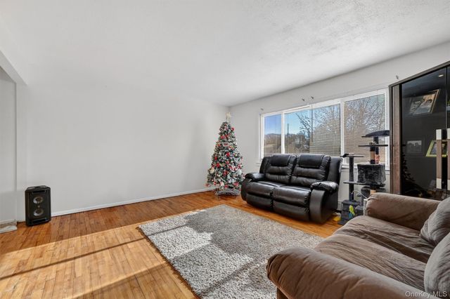 129 Vails Gate Heights Drive, New Windsor, NY 12553