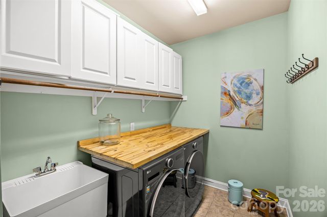 16532 Flintrock Falls Lane, Charlotte, NC 28278