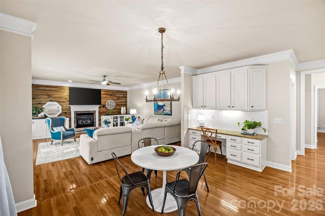 16532 Flintrock Falls Lane, Charlotte, NC 28278