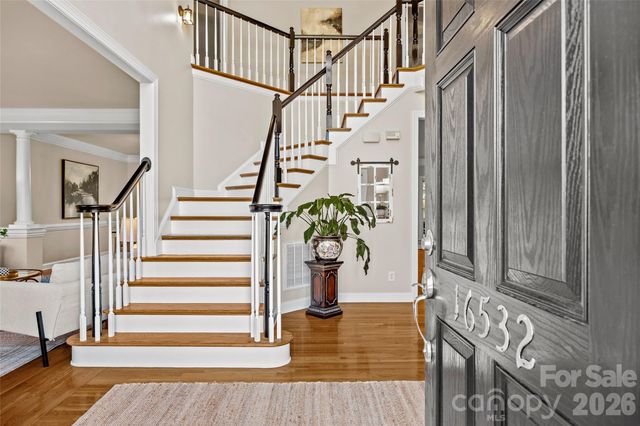 16532 Flintrock Falls Lane, Charlotte, NC 28278