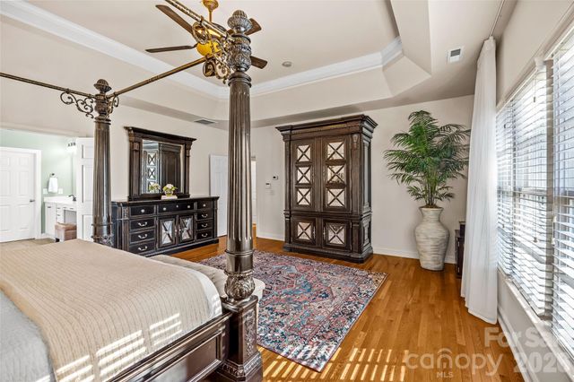 16532 Flintrock Falls Lane, Charlotte, NC 28278