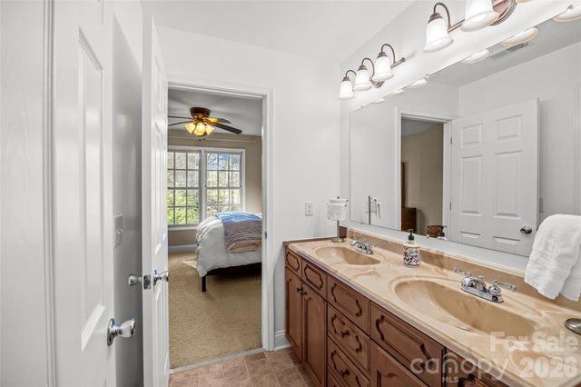 16532 Flintrock Falls Lane, Charlotte, NC 28278