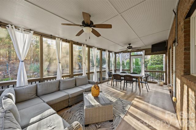 16532 Flintrock Falls Lane, Charlotte, NC 28278