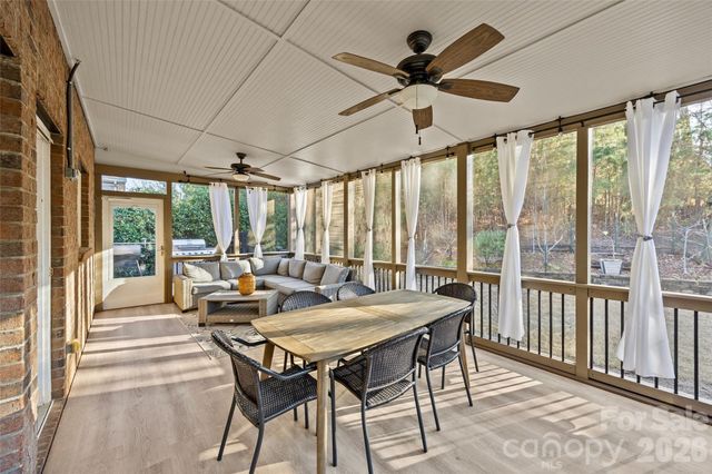 16532 Flintrock Falls Lane, Charlotte, NC 28278