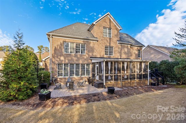 16532 Flintrock Falls Lane, Charlotte, NC 28278