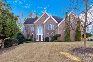 16532 Flintrock Falls Lane, Charlotte, NC 28278