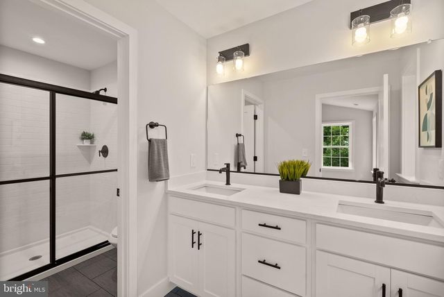 4923 DEVITT PL, Oxon Hill, MD 20745