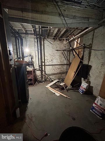 2811 W LAFAYETTE AVE, Baltimore, MD 21216